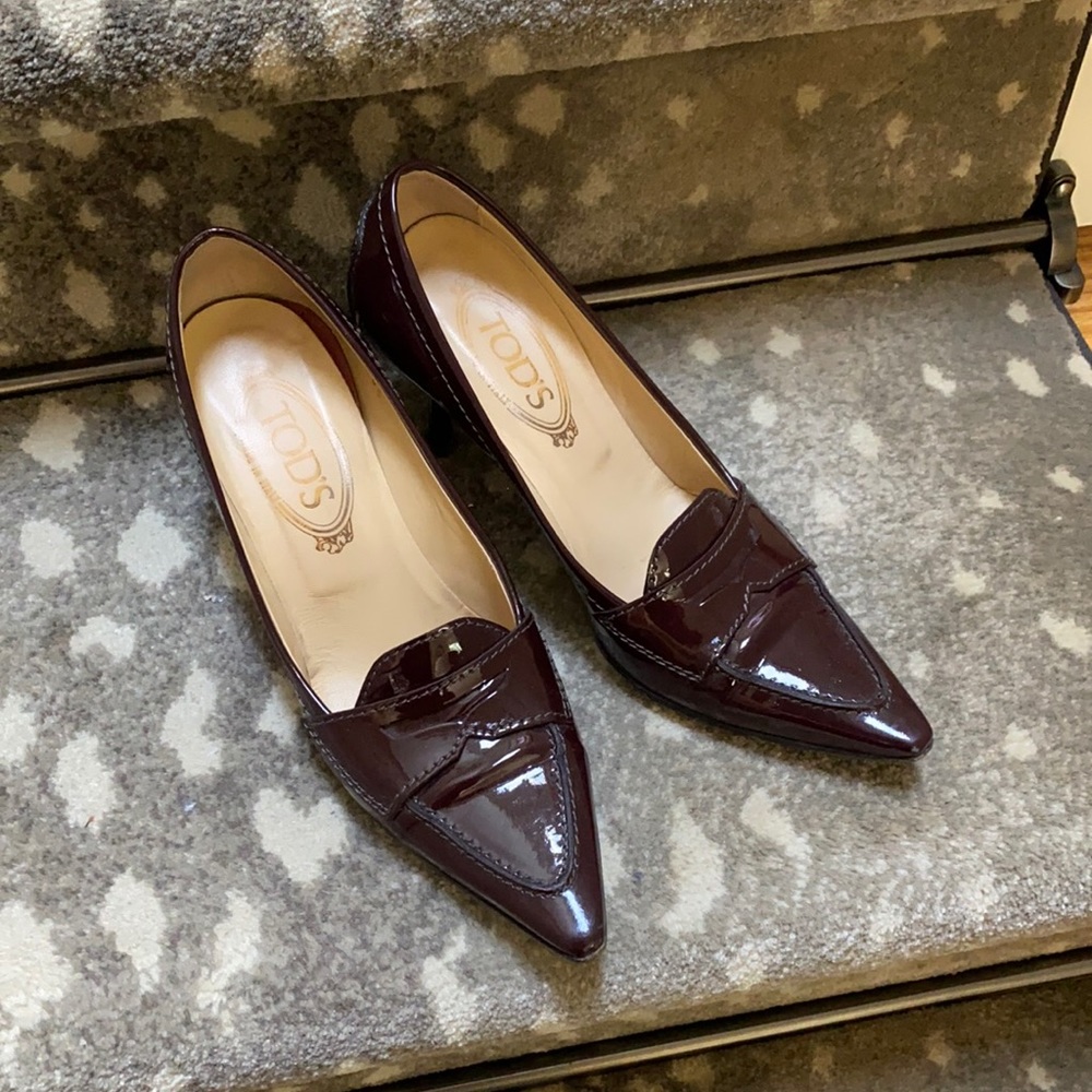 Eggplant color. Amazing shoe - black patent heel